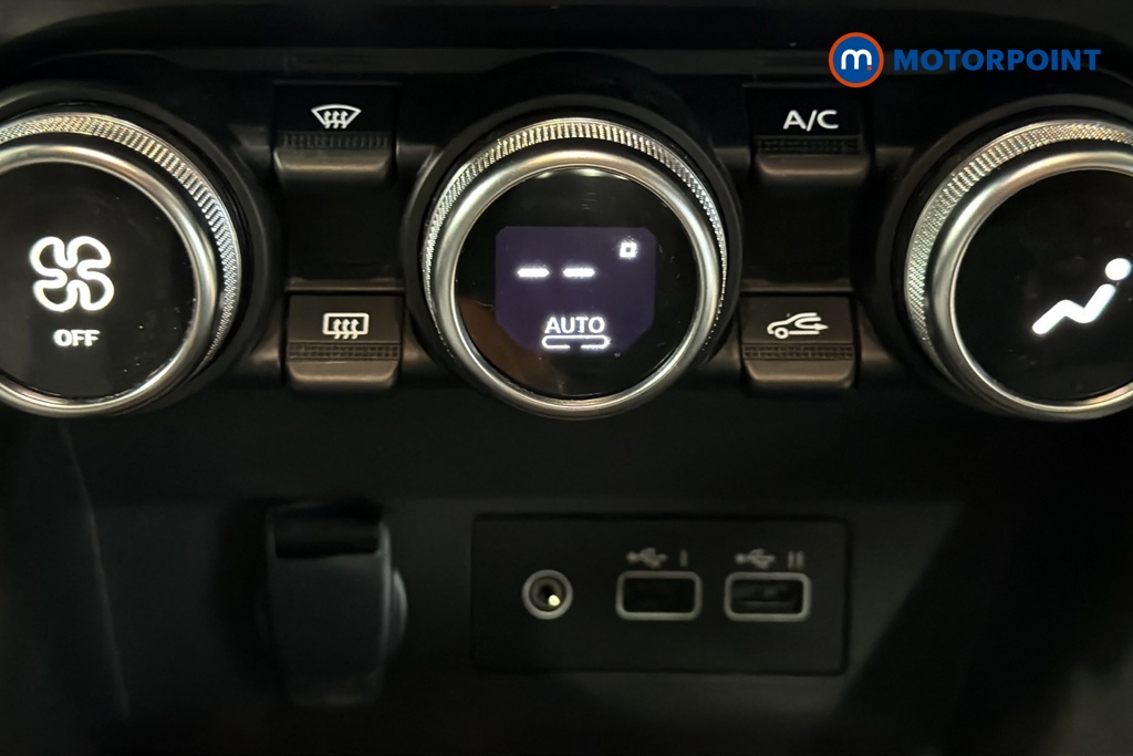 Renault Clio Evolution Manual Petrol Hatchback - Stock Number (1669810) - 996th supplementary image