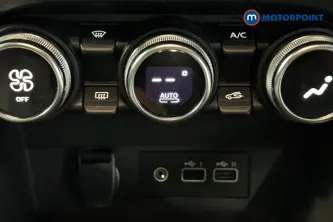 Renault Clio Evolution Manual Petrol Hatchback - Stock Number (1669810) - 996th supplementary image