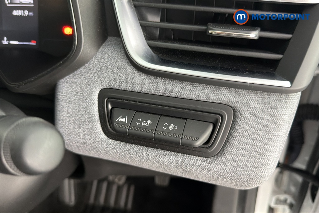 Renault Clio Evolution Manual Petrol Hatchback - Stock Number (1669818) - 11th supplementary image