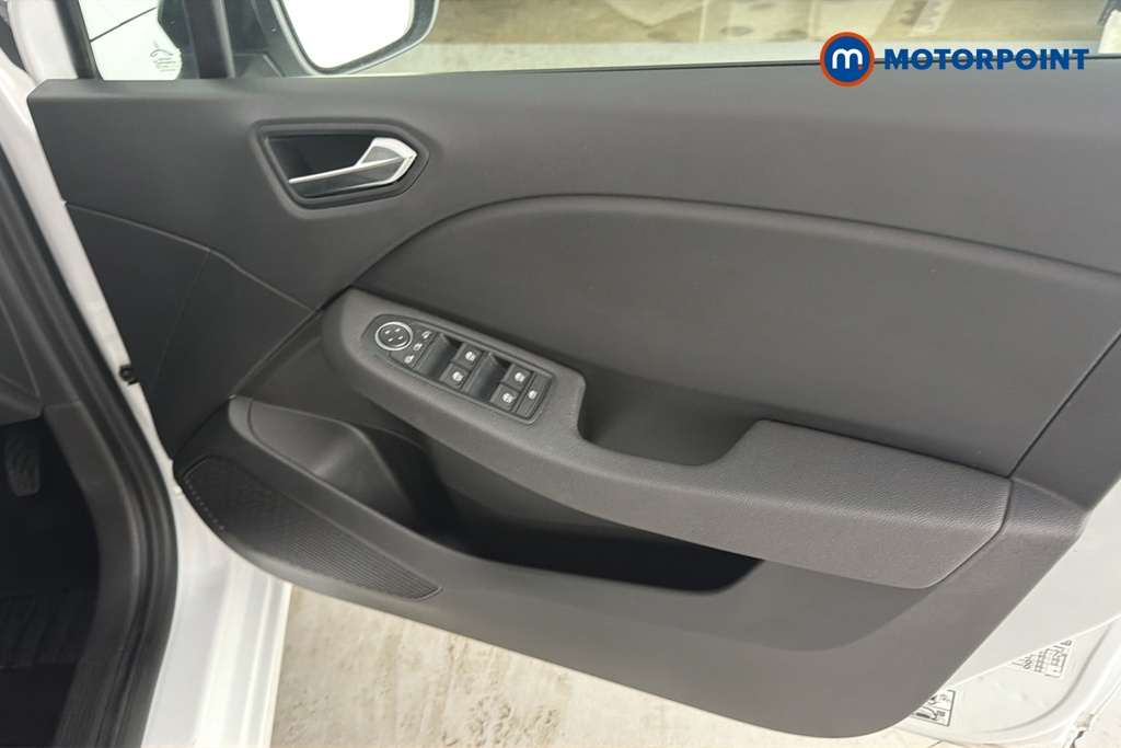 Renault Clio Evolution Manual Petrol Hatchback - Stock Number (1669818) - 18th supplementary image