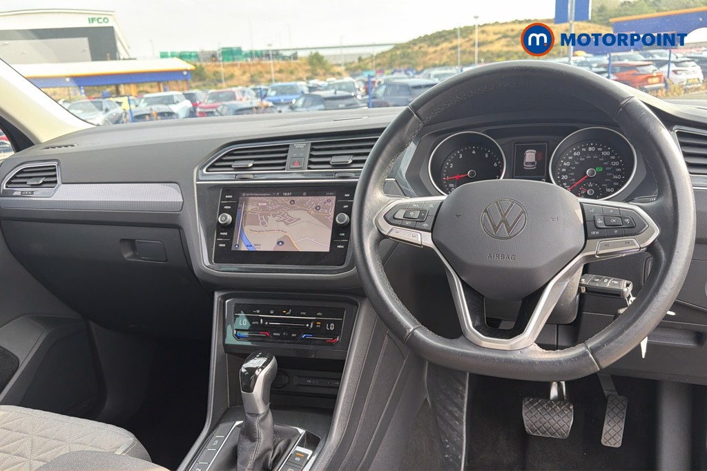 Volkswagen Tiguan Life Automatic Petrol SUV - Stock Number (1670112) - 2nd supplementary image