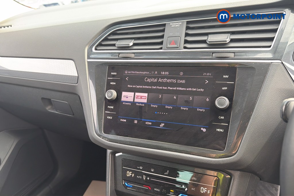 Volkswagen Tiguan Life Automatic Petrol SUV - Stock Number (1670112) - 9th supplementary image