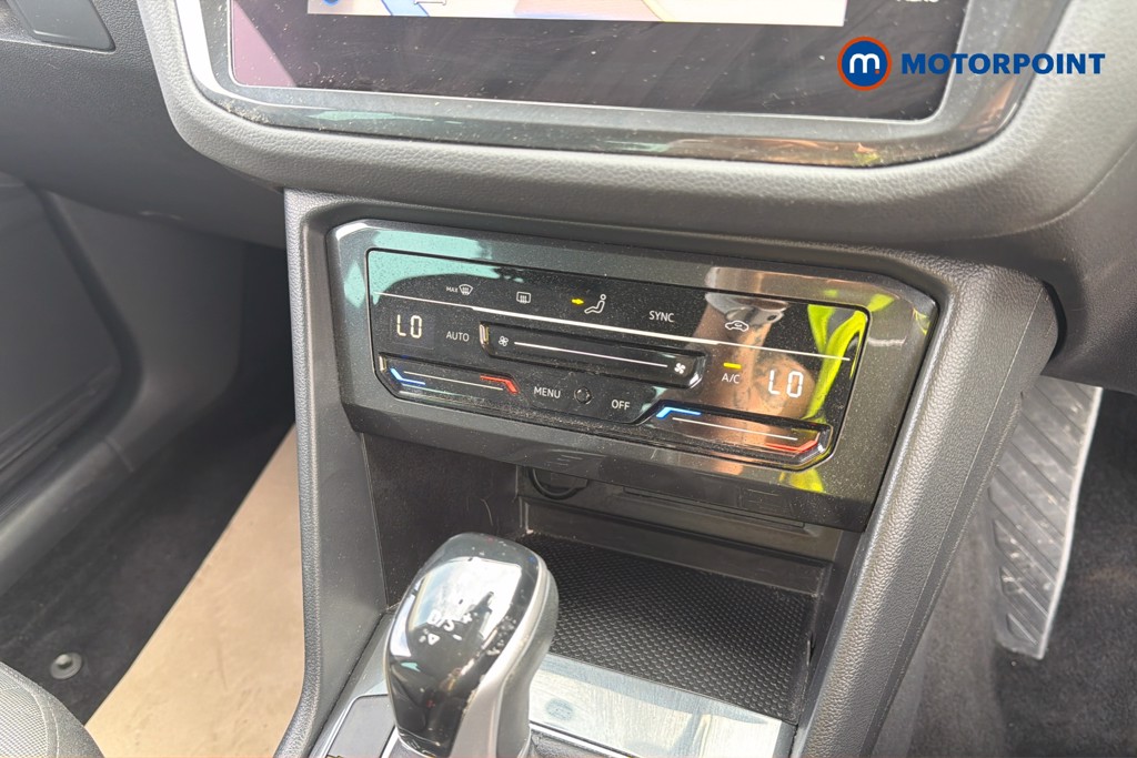 Volkswagen Tiguan Life Automatic Petrol SUV - Stock Number (1670112) - 12th supplementary image
