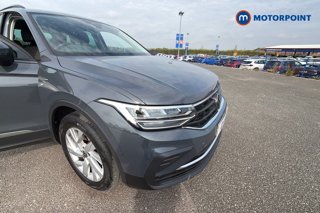 Volkswagen Tiguan Life Automatic Petrol SUV - Stock Number (1670112) - 44th supplementary image