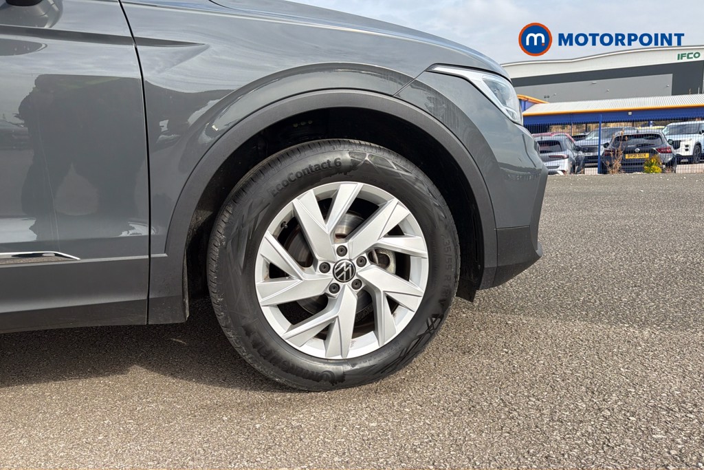 Volkswagen Tiguan Life Automatic Petrol SUV - Stock Number (1670112) - 50th supplementary image