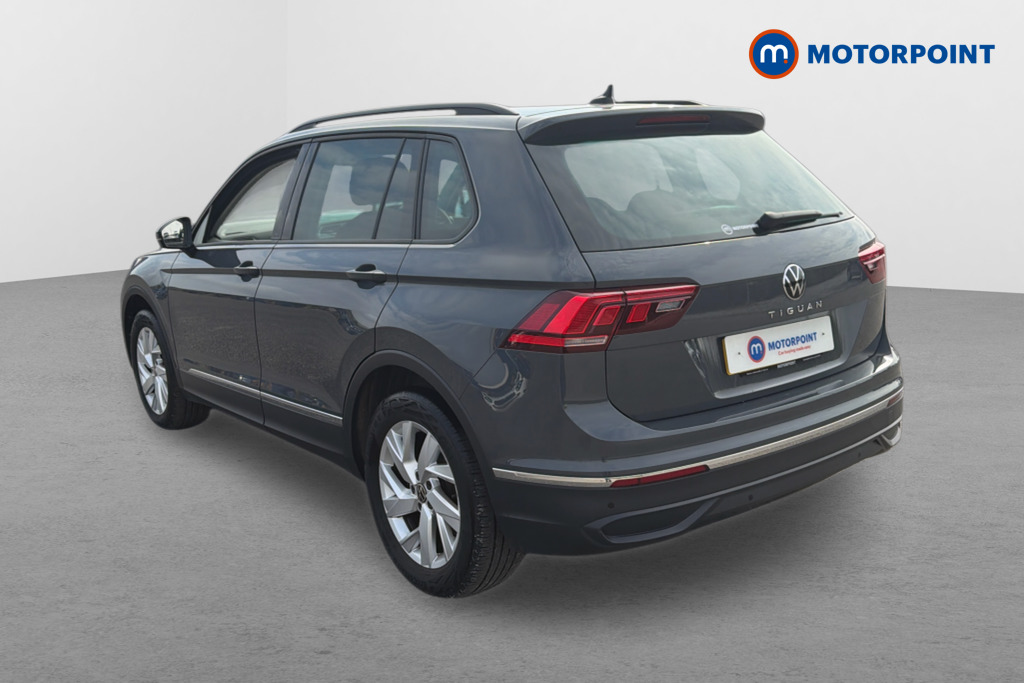 Volkswagen Tiguan Life Automatic Petrol SUV - Stock Number (1670112) - Passenger side rear corner