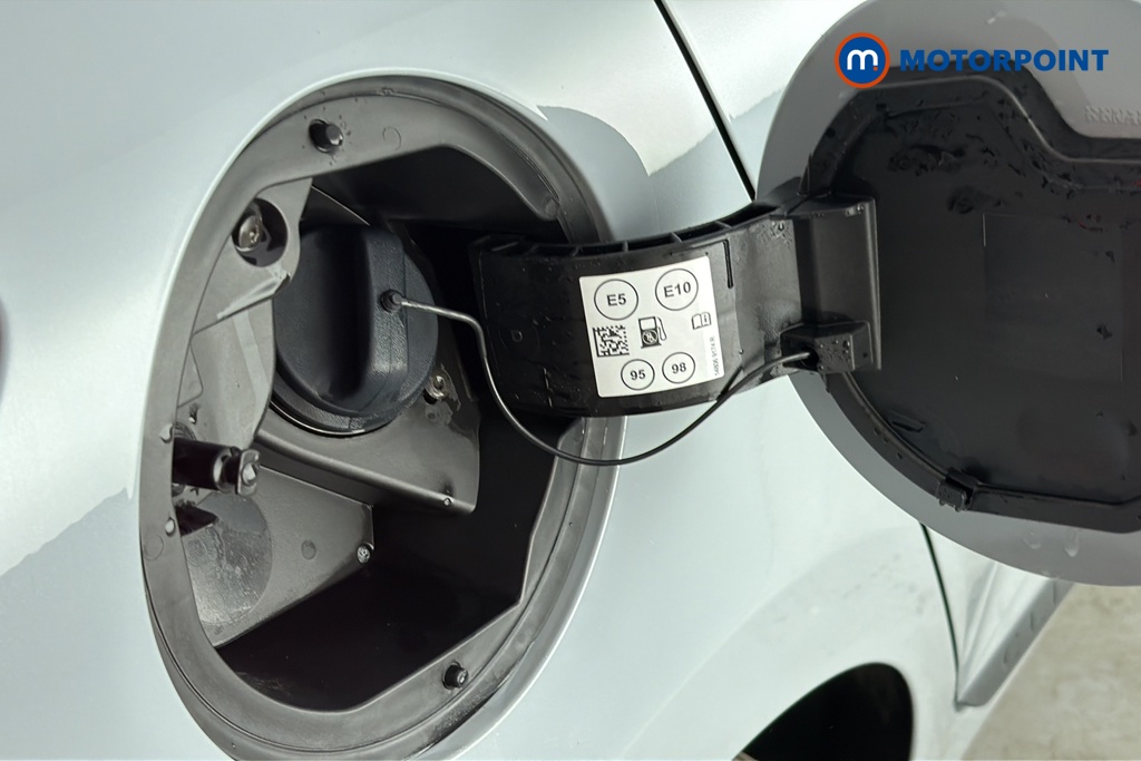 Renault Clio Evolution Manual Petrol Hatchback - Stock Number (1670178) - 41st supplementary image