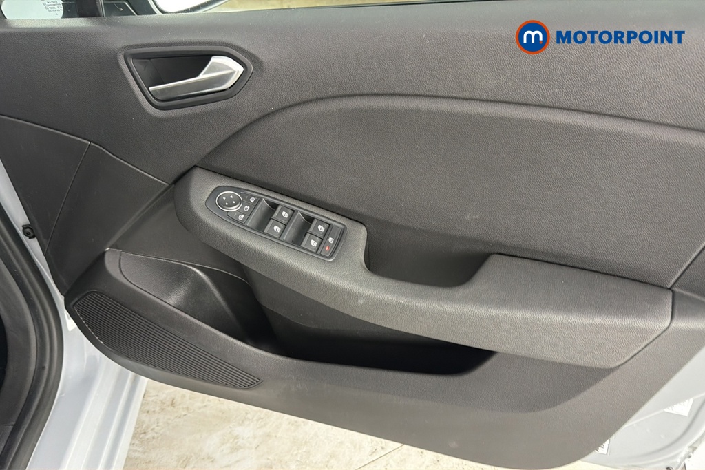 Renault Clio Evolution Manual Petrol Hatchback - Stock Number (1670179) - 18th supplementary image
