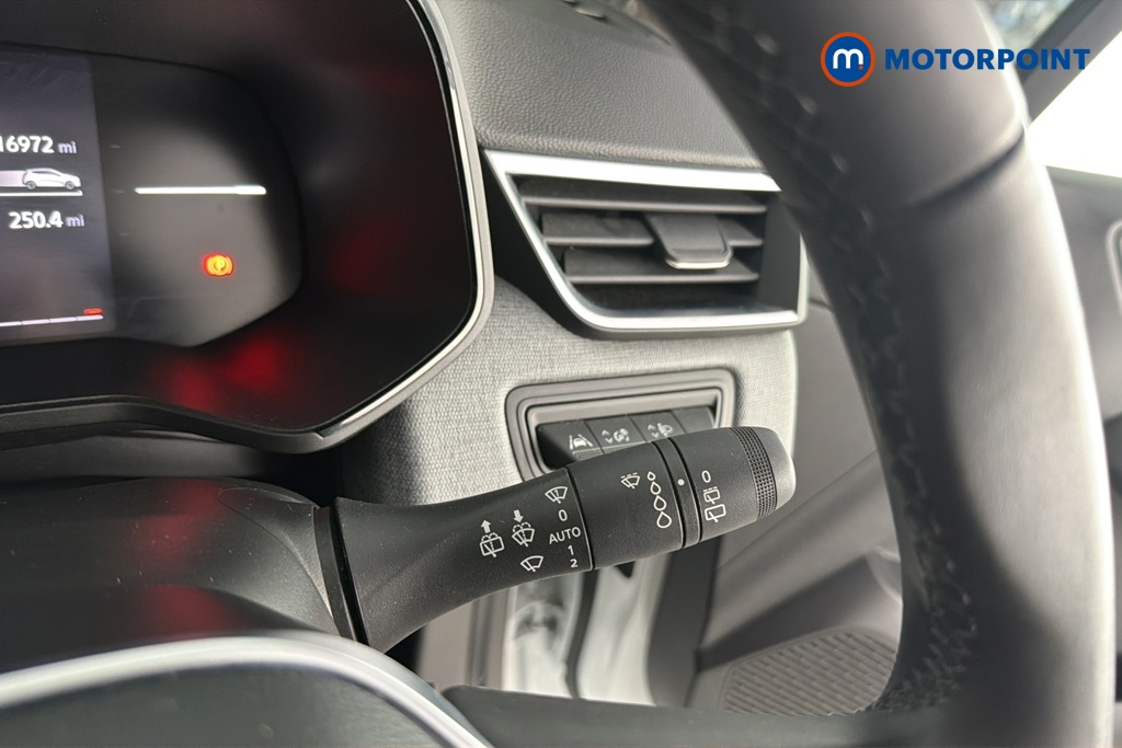 Renault Clio Evolution Manual Petrol Hatchback - Stock Number (1670185) - 6th supplementary image