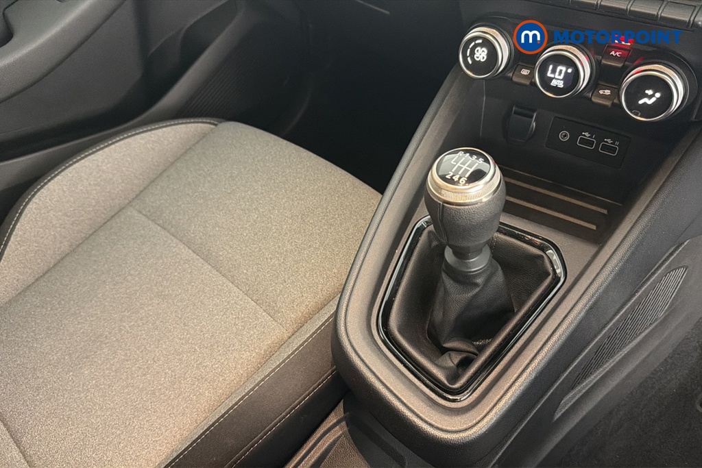 Renault Clio Evolution Manual Petrol Hatchback - Stock Number (1670185) - 15th supplementary image