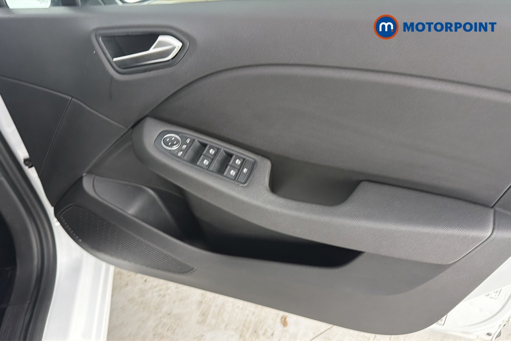 Renault Clio Evolution Manual Petrol Hatchback - Stock Number (1670185) - 18th supplementary image