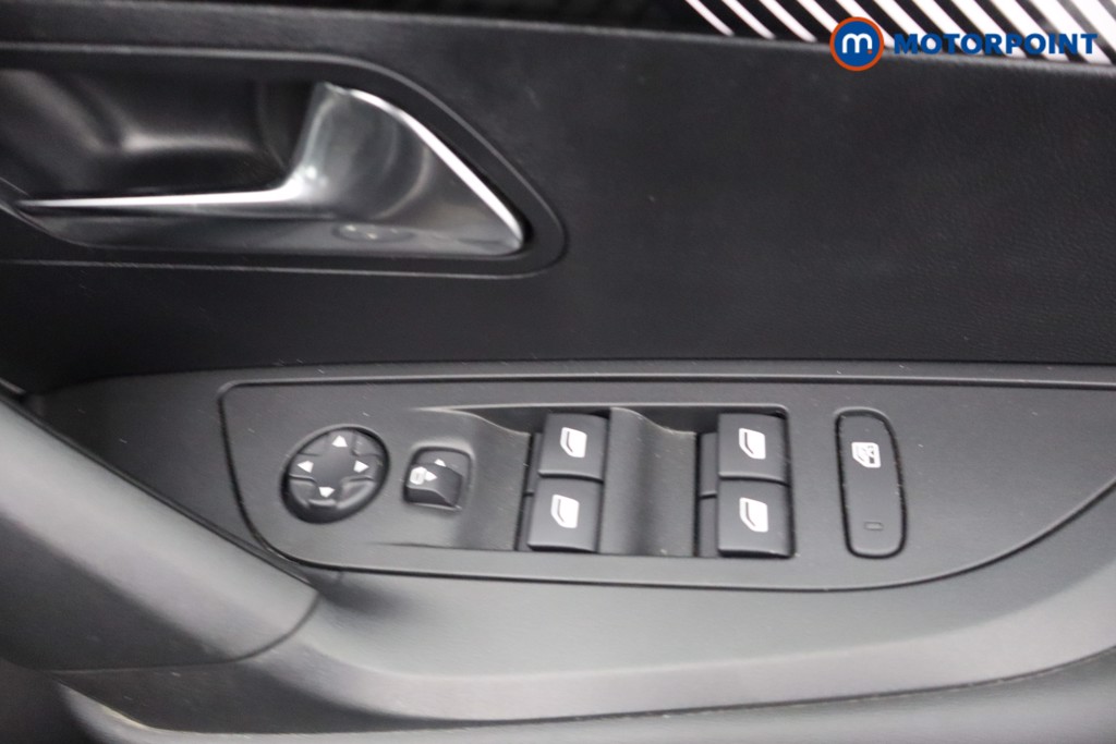 Peugeot 2008 Allure Manual Petrol SUV - Stock Number (1670408) - 10th supplementary image