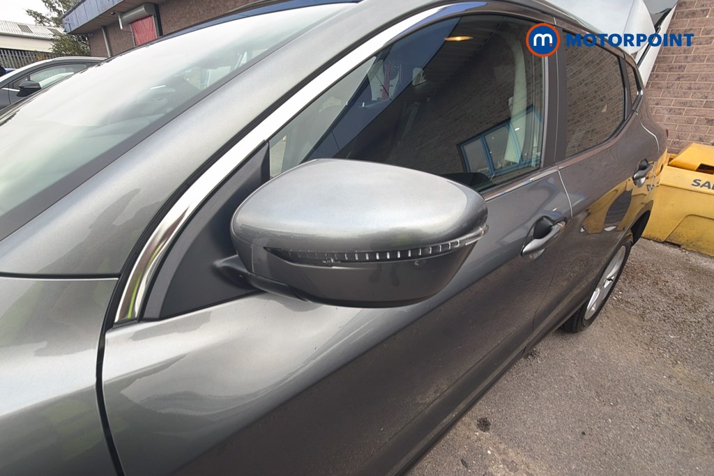 Nissan Qashqai Acenta Premium Automatic Petrol SUV - Stock Number (1670493) - 19th supplementary image