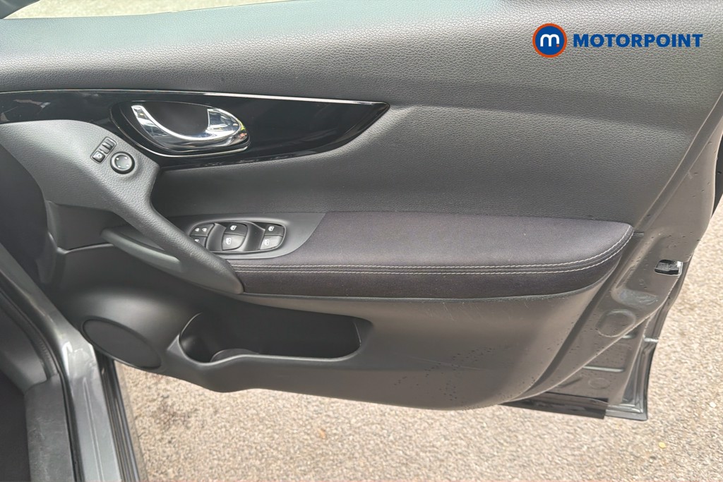 Nissan Qashqai Acenta Premium Automatic Petrol SUV - Stock Number (1670493) - 1st supplementary image