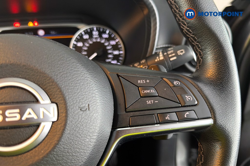 Nissan Juke N-Connecta Automatic Petrol SUV - Stock Number (1670958) - 4th supplementary image