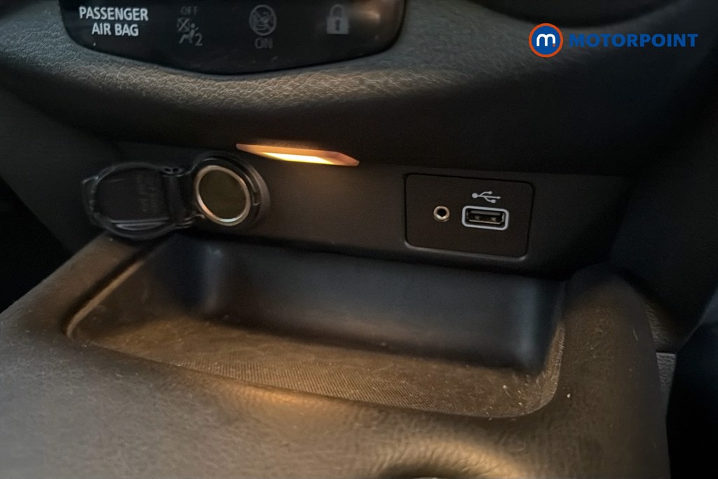 Nissan Juke N-Connecta Automatic Petrol SUV - Stock Number (1670958) - 17th supplementary image