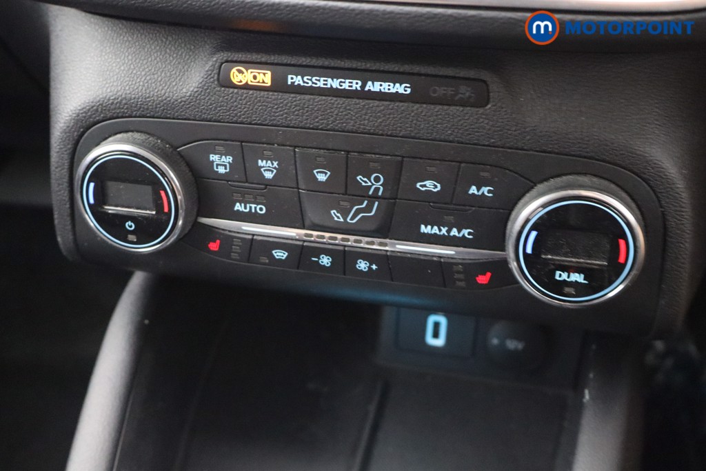 Ford Focus Titanium Manual Petrol Hatchback - Stock Number (1670974) - 10th supplementary image
