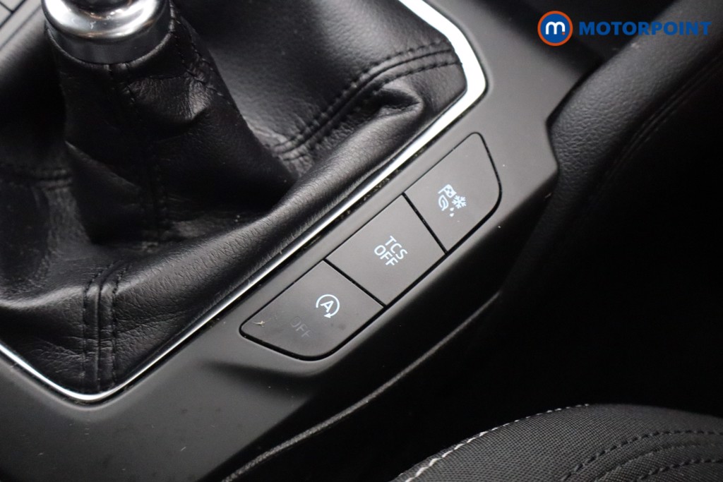 Ford Focus Titanium Manual Petrol Hatchback - Stock Number (1670974) - 11th supplementary image