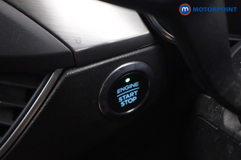 Ford Focus Titanium Manual Petrol Hatchback - Stock Number (1670974) - 14th supplementary image