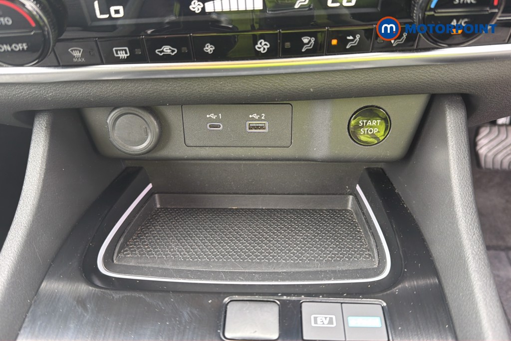 Nissan X-Trail N-Connecta Automatic Petrol-Electric Hybrid SUV - Stock Number (1671575) - 8th supplementary image