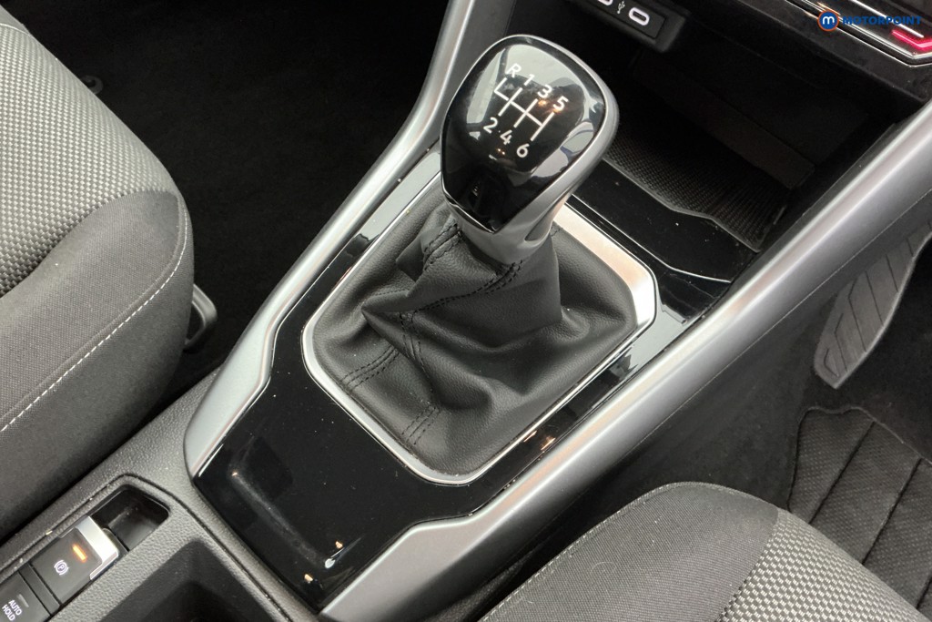Volkswagen T-Roc Life Manual Petrol SUV - Stock Number (1671801) - 15th supplementary image