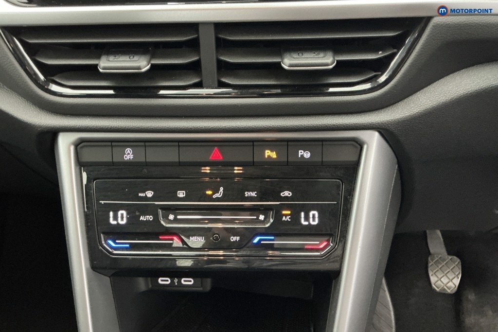 Volkswagen T-Roc Life Manual Petrol SUV - Stock Number (1671801) - 16th supplementary image