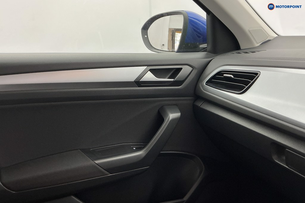 Volkswagen T-Roc Life Manual Petrol SUV - Stock Number (1671801) - 18th supplementary image