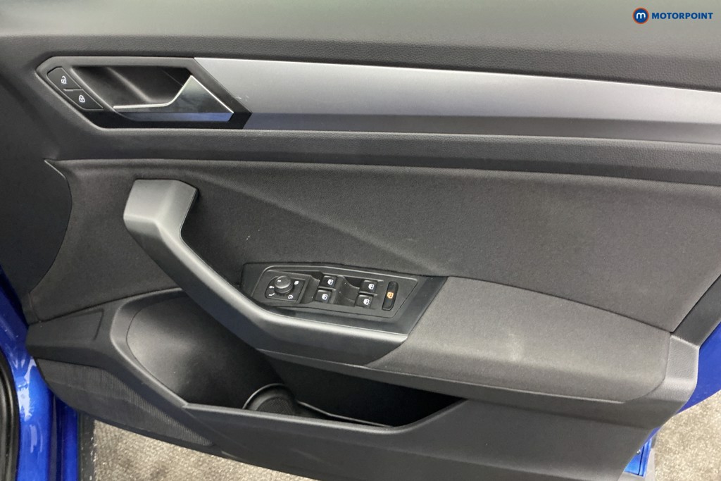 Volkswagen T-Roc Life Manual Petrol SUV - Stock Number (1671801) - 23rd supplementary image