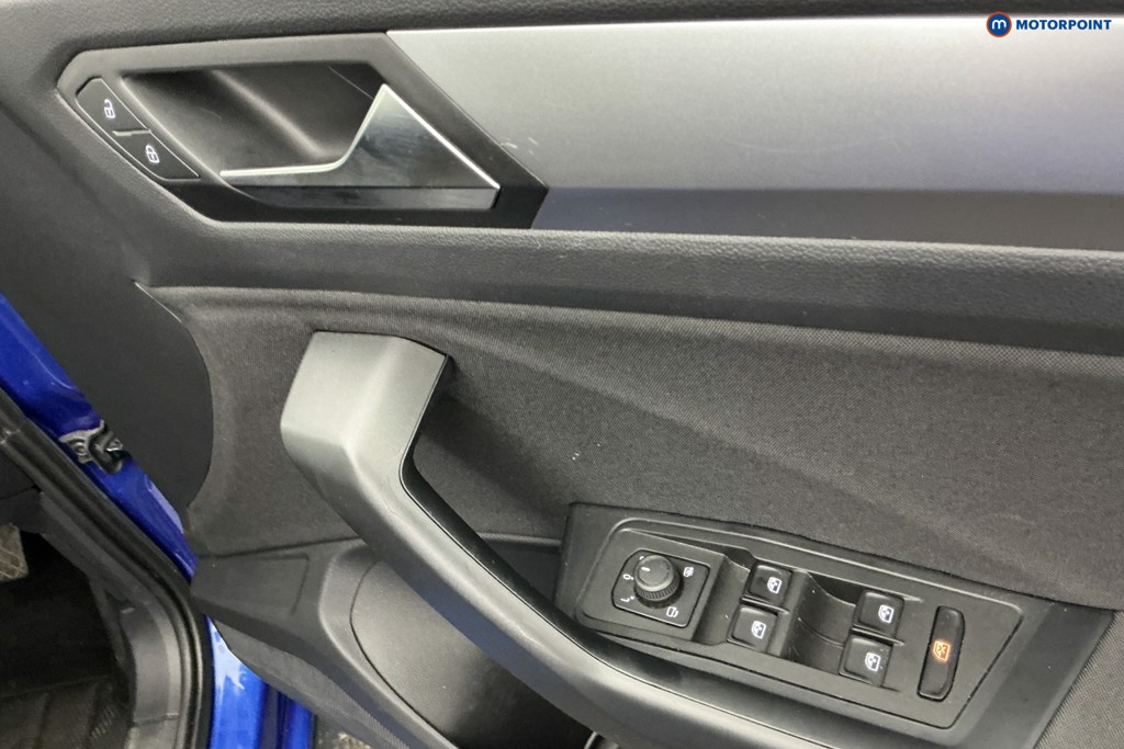 Volkswagen T-Roc Life Manual Petrol SUV - Stock Number (1671801) - 24th supplementary image