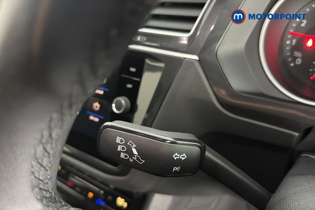 Volkswagen Tiguan Life Manual Petrol SUV - Stock Number (1672065) - 5th supplementary image