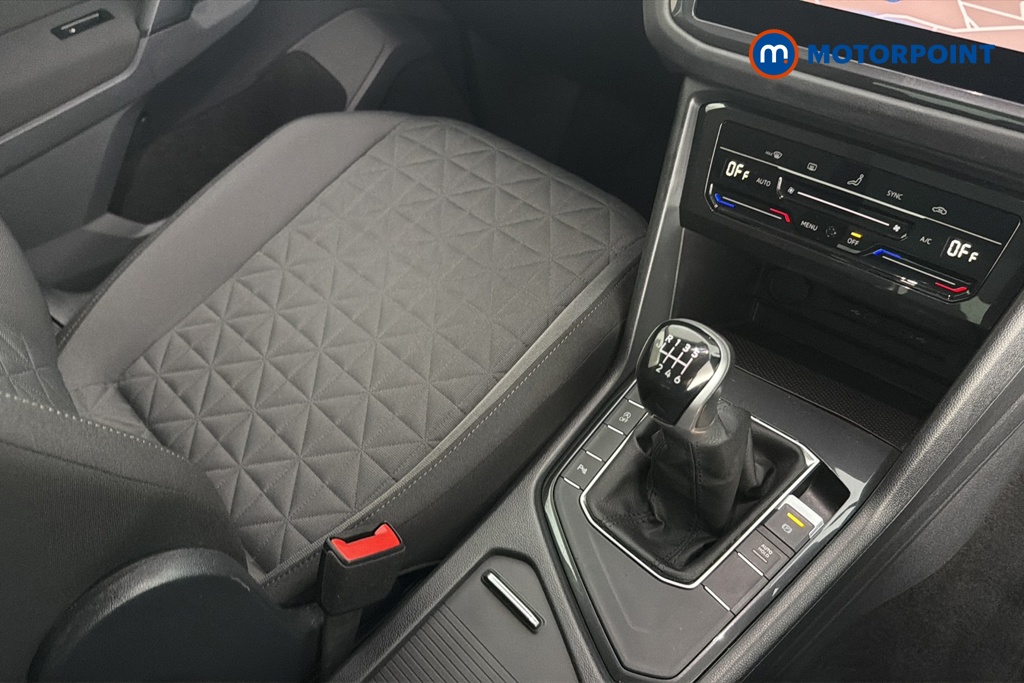 Volkswagen Tiguan Life Manual Petrol SUV - Stock Number (1672065) - 15th supplementary image