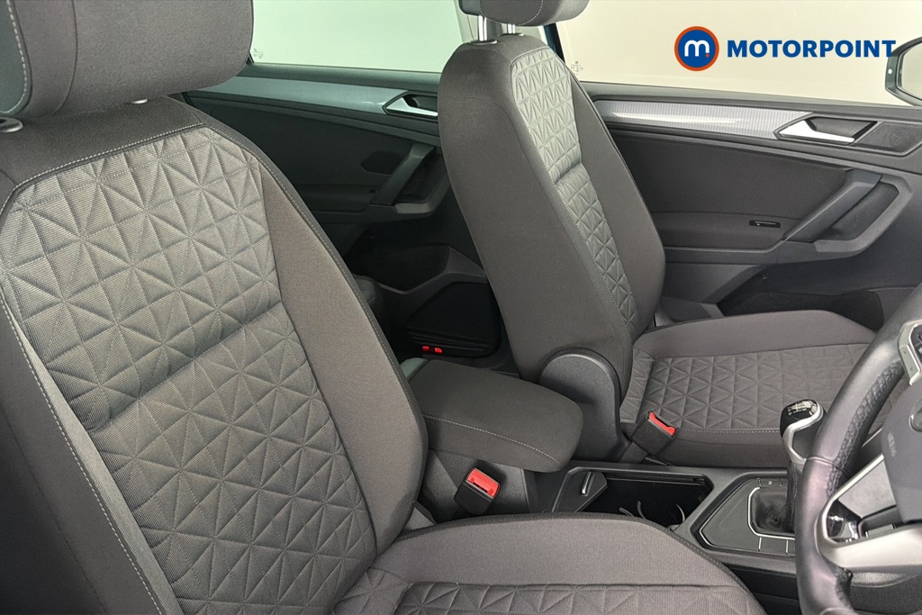 Volkswagen Tiguan Life Manual Petrol SUV - Stock Number (1672065) - 22nd supplementary image