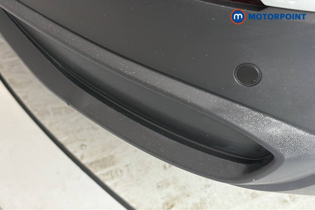 Volkswagen Tiguan Life Manual Petrol SUV - Stock Number (1672065) - 39th supplementary image