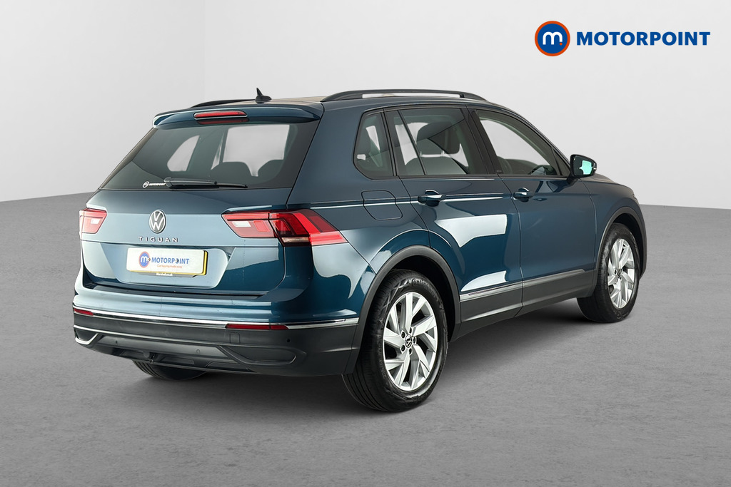 Volkswagen Tiguan Life Manual Petrol SUV - Stock Number (1672065) - Passenger side rear corner