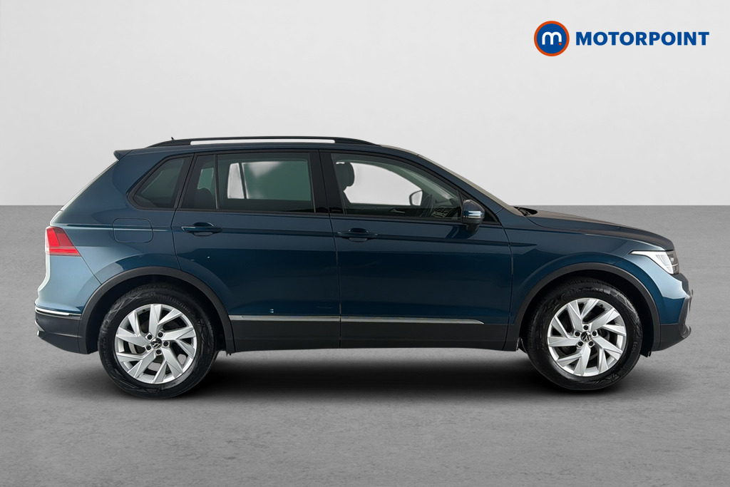 Volkswagen Tiguan Life Manual Petrol SUV - Stock Number (1672065) - Passenger side