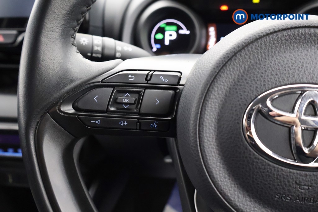 Toyota Yaris Design Automatic Petrol-Electric Hybrid Hatchback - Stock Number (1672084) - 2nd supplementary image