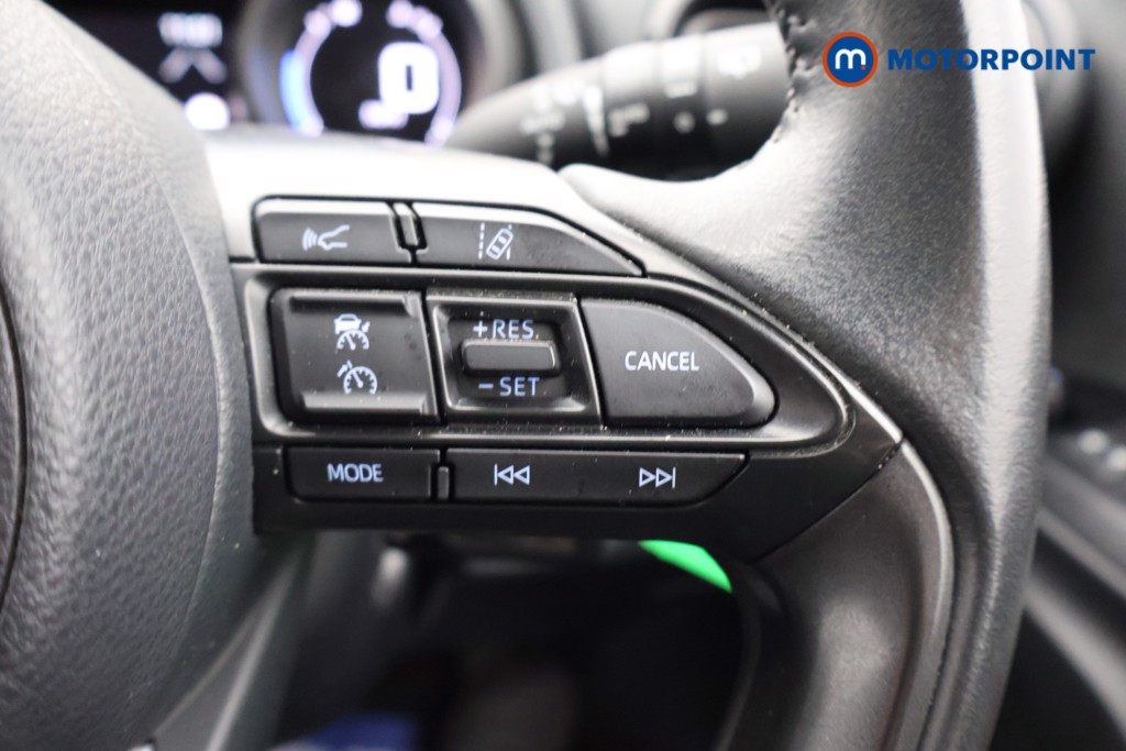Toyota Yaris Design Automatic Petrol-Electric Hybrid Hatchback - Stock Number (1672084) - 3rd supplementary image