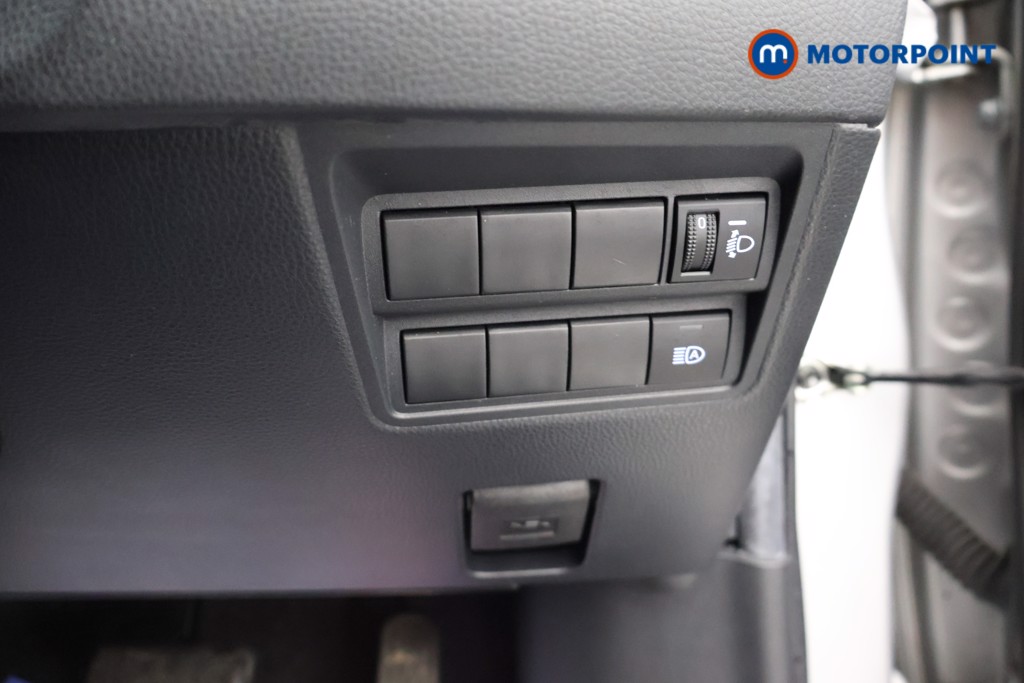 Toyota Yaris Design Automatic Petrol-Electric Hybrid Hatchback - Stock Number (1672084) - 7th supplementary image