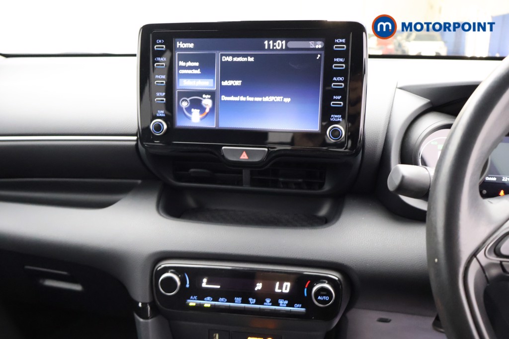 Toyota Yaris Design Automatic Petrol-Electric Hybrid Hatchback - Stock Number (1672084) - 8th supplementary image