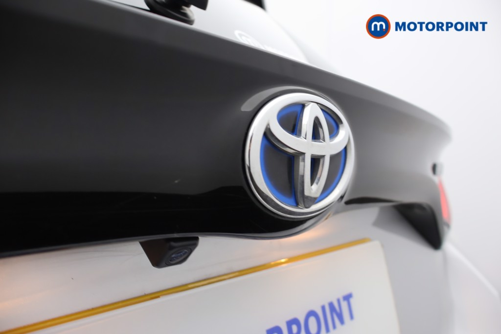 Toyota Yaris Design Automatic Petrol-Electric Hybrid Hatchback - Stock Number (1672084) - 26th supplementary image