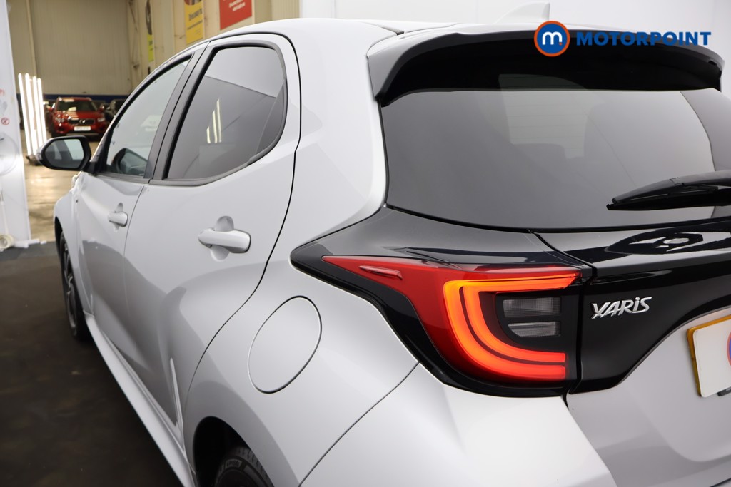 Toyota Yaris Design Automatic Petrol-Electric Hybrid Hatchback - Stock Number (1672084) - 29th supplementary image