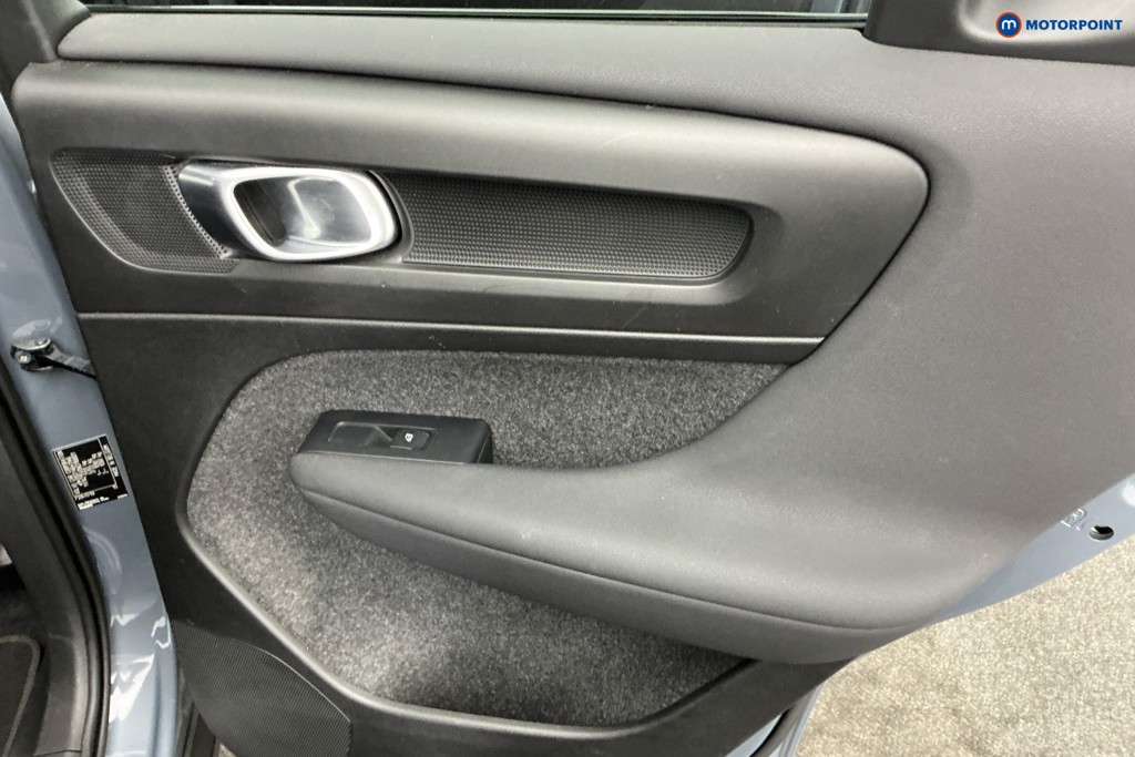Volvo Xc40 R Design Automatic Petrol SUV - Stock Number (1672088) - 25th supplementary image