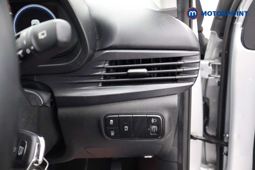 Hyundai I20 Se Connect Manual Petrol Hatchback - Stock Number (1672105) - 7th supplementary image