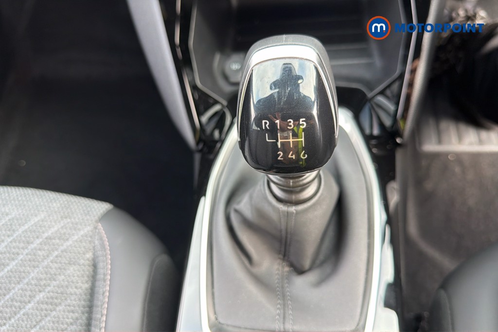 Peugeot 2008 Allure Manual Petrol SUV - Stock Number (1672172) - 15th supplementary image
