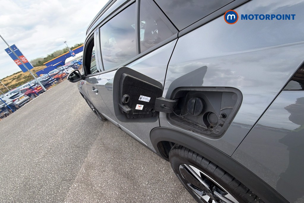 Peugeot 2008 Allure Manual Petrol SUV - Stock Number (1672172) - 41st supplementary image
