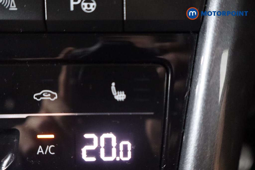 Volkswagen T-Roc Style Manual Petrol SUV - Stock Number (1672207) - 13th supplementary image