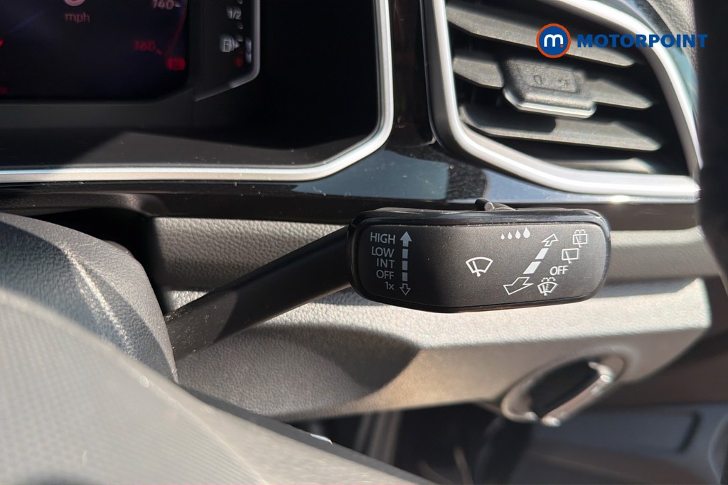 Volkswagen T-Roc R-Line Manual Petrol SUV - Stock Number (1672400) - 13th supplementary image