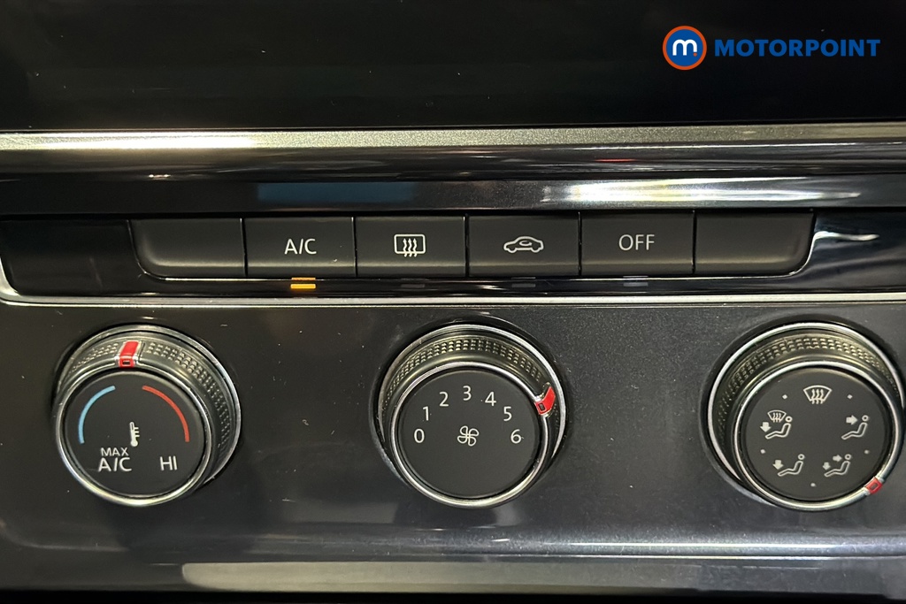Volkswagen Golf Match Manual Petrol Hatchback - Stock Number (1672418) - 1000th supplementary image