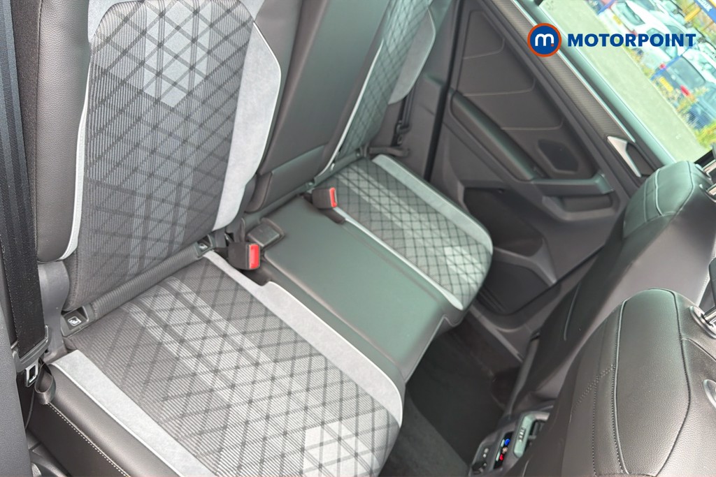 Volkswagen Tiguan R-Line Automatic Petrol Plug-In Hybrid SUV - Stock Number (1672427) - 28th supplementary image