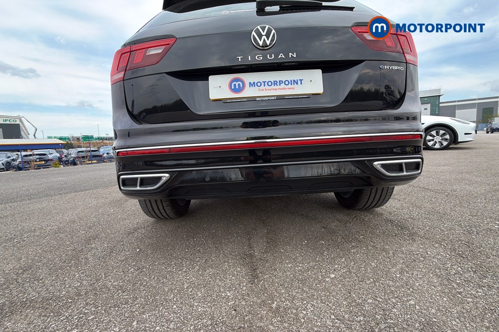 Volkswagen Tiguan R-Line Automatic Petrol Plug-In Hybrid SUV - Stock Number (1672427) - 39th supplementary image
